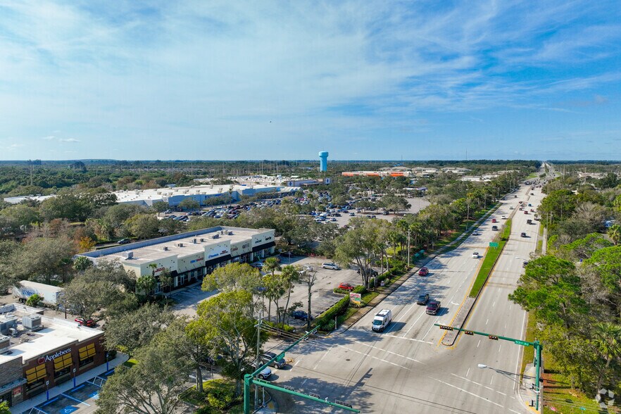 More Photos Of 5445 20th St, Vero Beach Unknown For Lease