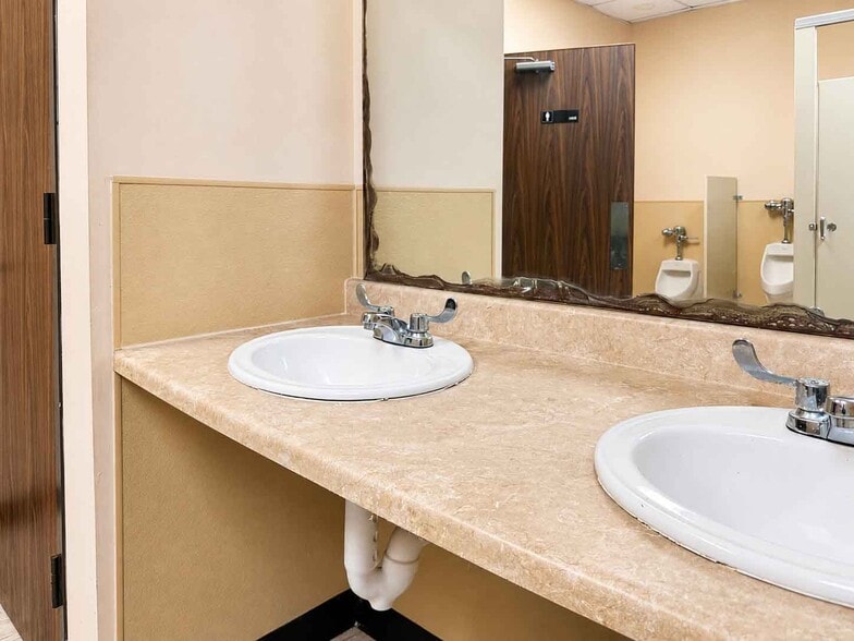 More Photos Of 3917 Wipprecht St, Houston Religious Facility For Sale