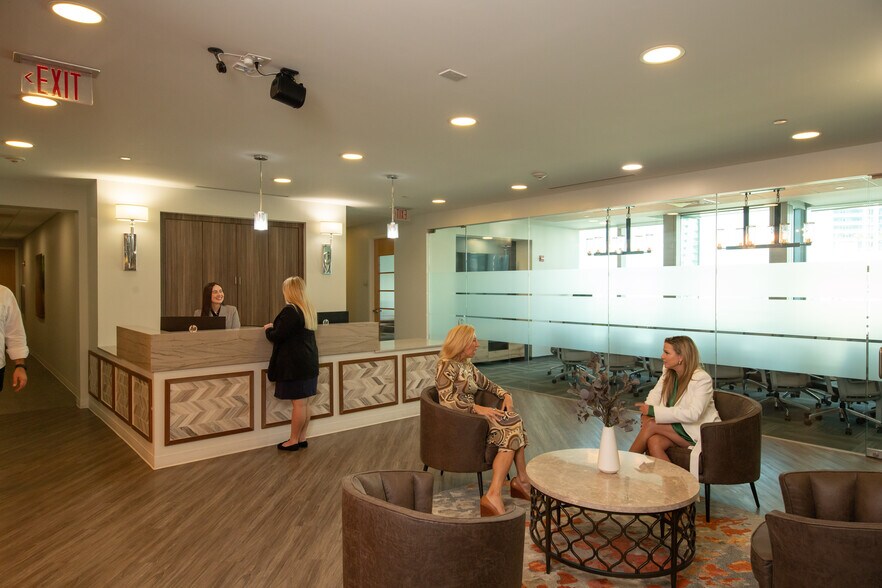 More Photos Of 1395 Brickell Ave, Miami Office Residential For Lease