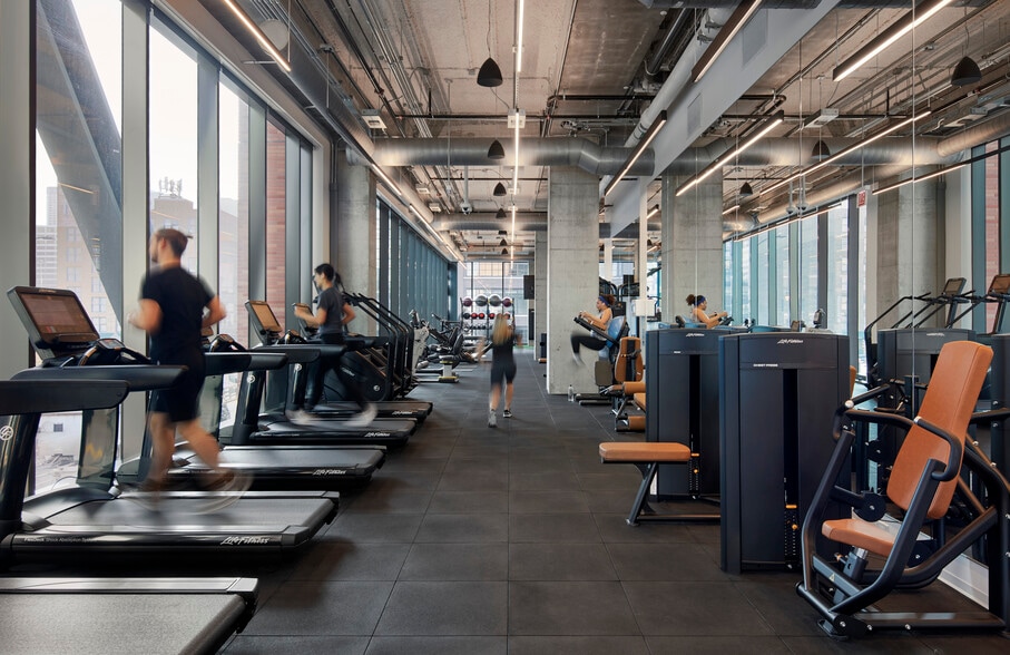 More Photos Of 800 W Fulton St, Chicago Office For Lease