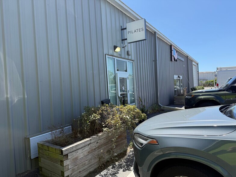 More Photos Of 1836 Meeting Street Rd, North Charleston Light Distribution For Lease