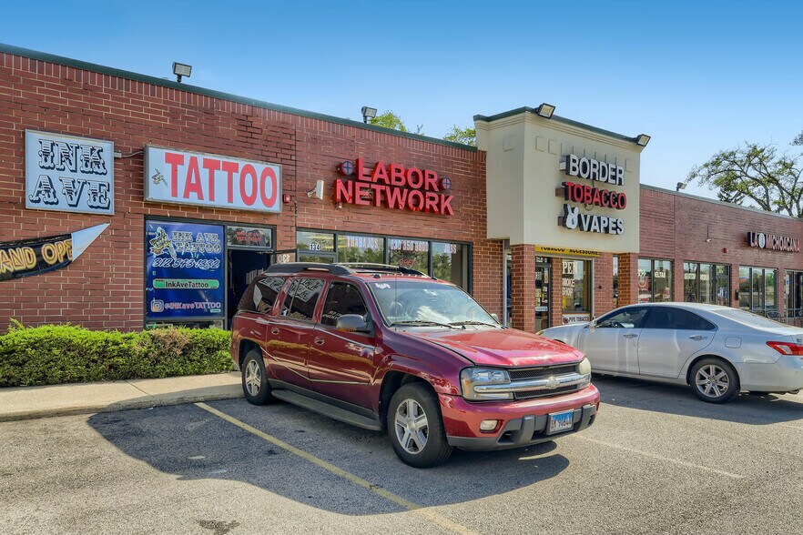 More Photos Of 110-154 W Irving Park Blvd, Bensenville General Retail For Lease