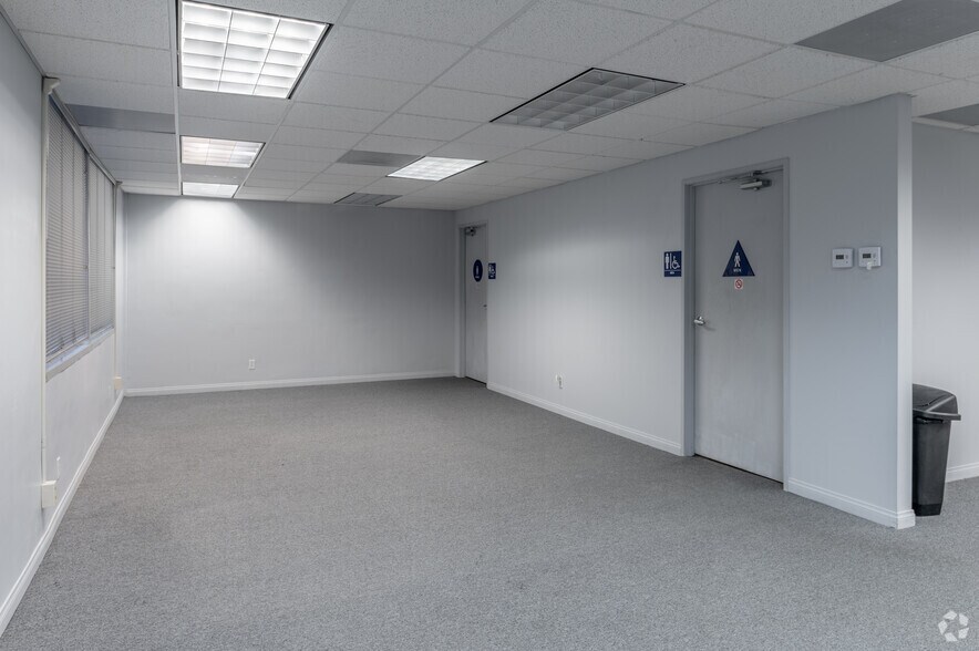 More Photos Of 2020 N Broadway, Santa Ana Office For Sale