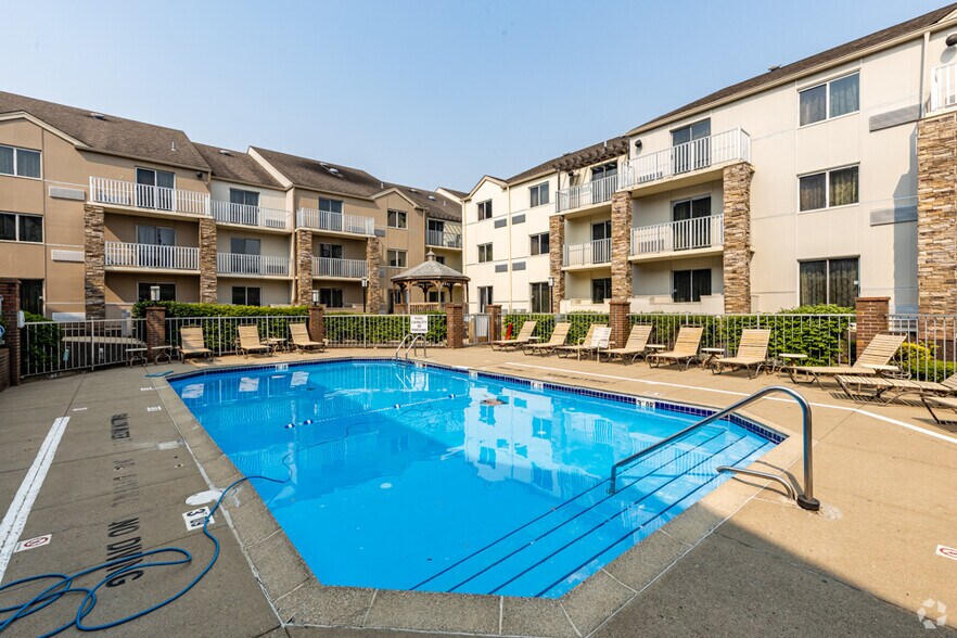 More Photos Of 5311 Campbells Run Rd, Pittsburgh Hotel For Sale