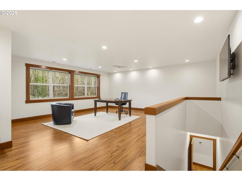 More Photos Of 49164 McKenzie Hwy, Vida Lodge Meeting Hall For Sale