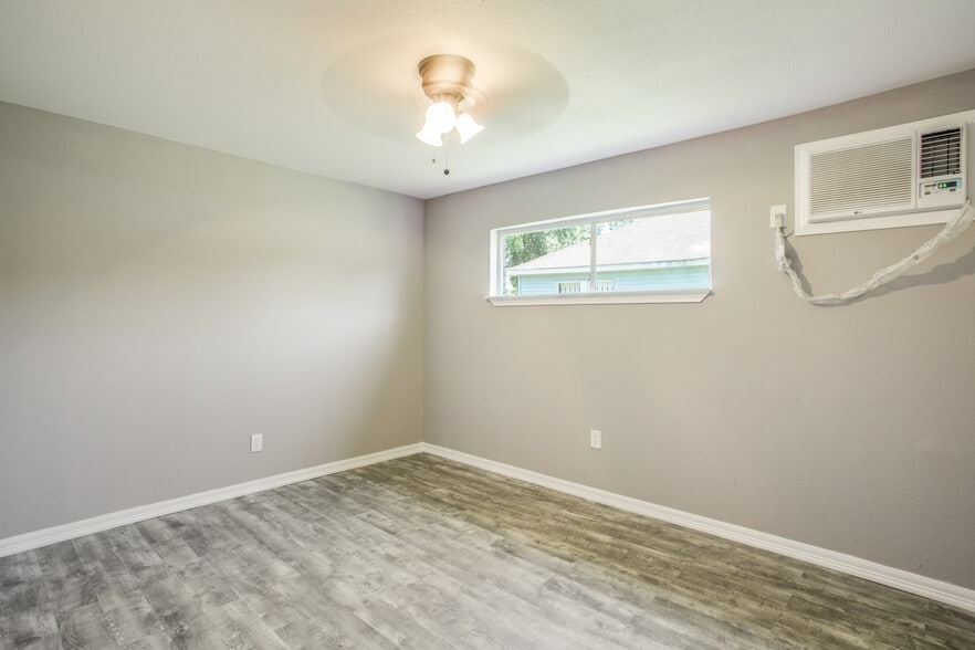 More Photos Of 4914 Kashmere St, Houston Apartments For Sale