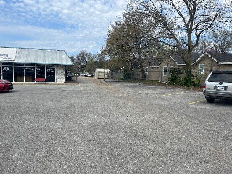 More Photos Of 3504 S Thompson St, Springdale Freestanding For Sale