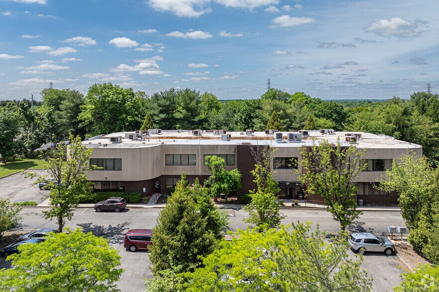 More Photos Of 1553 State Route 27, Somerset Office For Sale