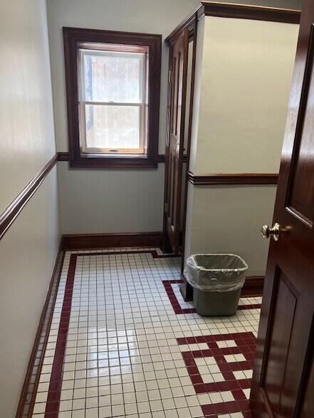 More Photos Of 256 Main St, Northport Office For Lease