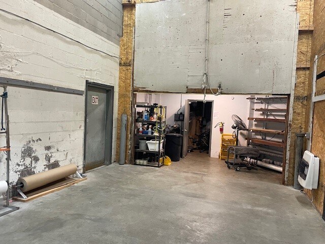 More Photos Of 16549 E 14th St, San Leandro Manufacturing For Sale