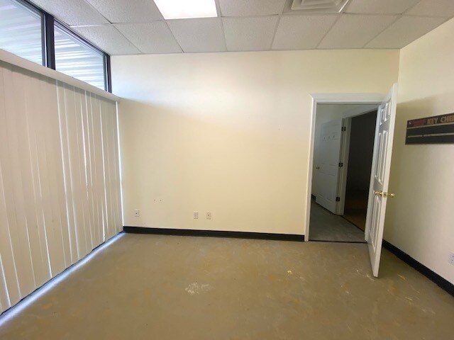 More Photos Of 331 Waldron Rd, La Vergne Unknown For Lease