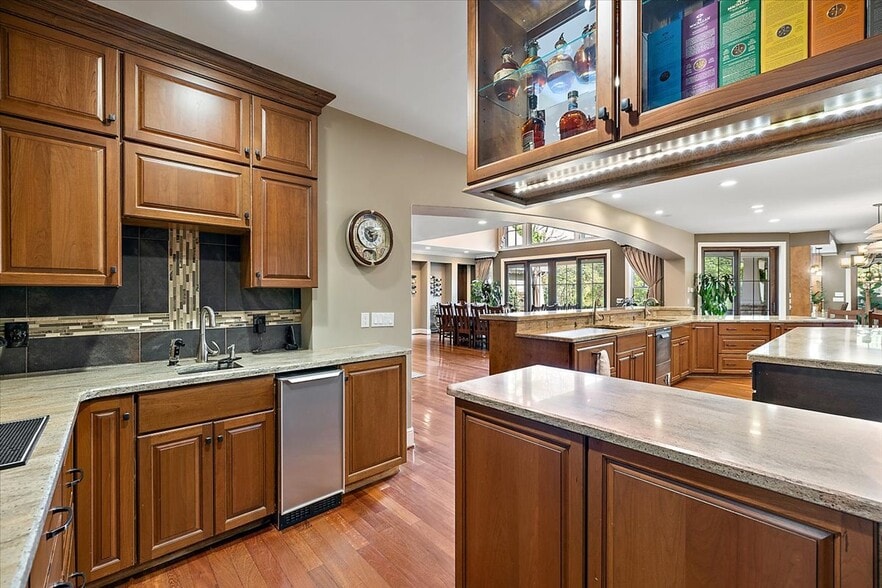 More Photos Of 1330 Oxford Rd, Bloomfield Hills Specialty For Sale