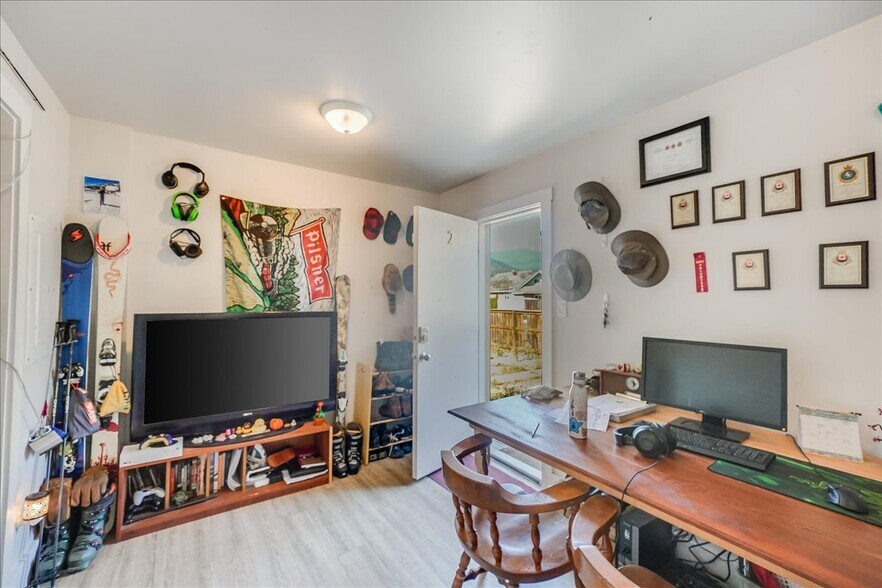 More Photos Of 1406 Fourth Av, Trail Apartments For Sale