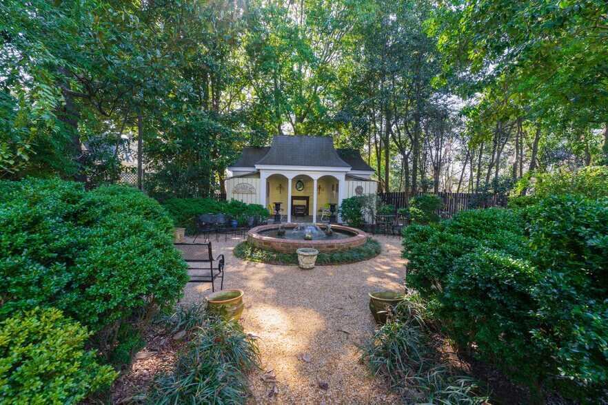 More Photos Of 132 E College St, Griffin Hospitality For Sale