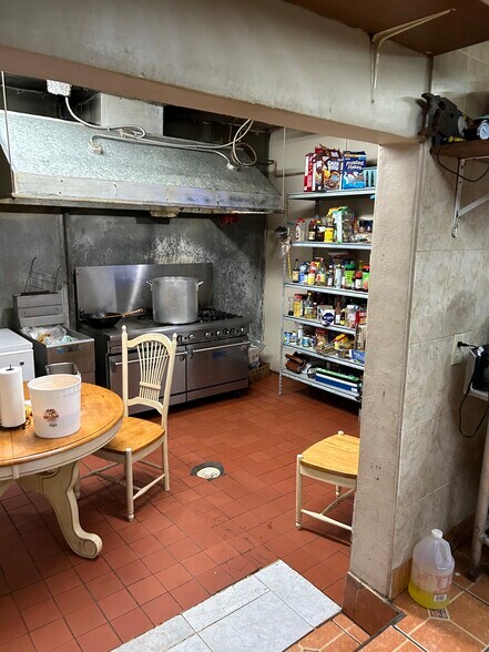 More Photos Of 18130 S US Highway 301, Wimauma Storefront For Sale