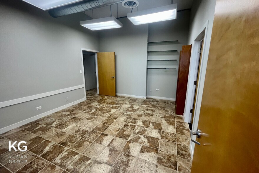 More Photos Of 3559 N Milwaukee Ave, Chicago Apartments For Lease