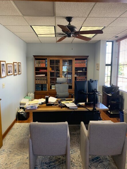 More Photos Of 1015 Chestnut Ave, Carlsbad Office For Sale