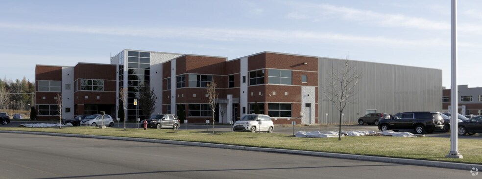 Primary Photo Of 99 Rue Émilien-Marcoux, Blainville Warehouse For Lease