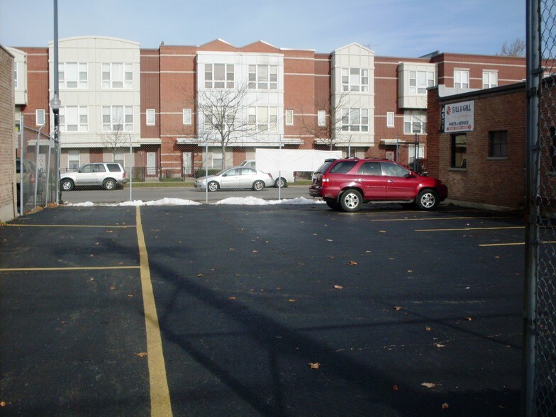 More Photos Of 4507-4511 W Belmont Ave, Chicago Distribution For Sale