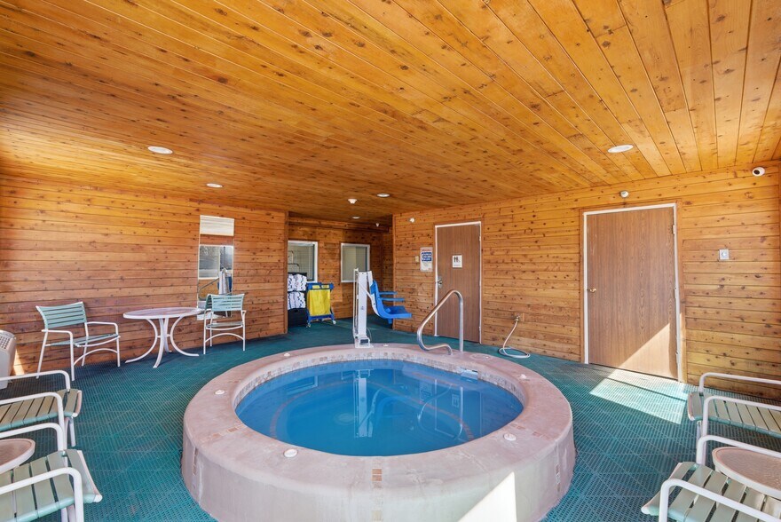 More Photos Of 626 W 1400 N, Beaver Hotel For Sale