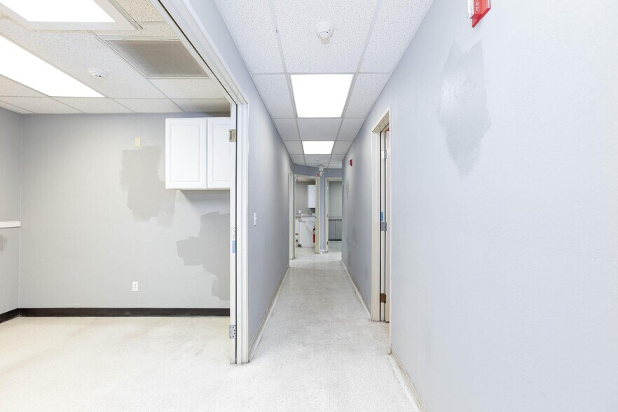 More Photos Of 872 E Sahara Ave, Las Vegas Medical For Lease
