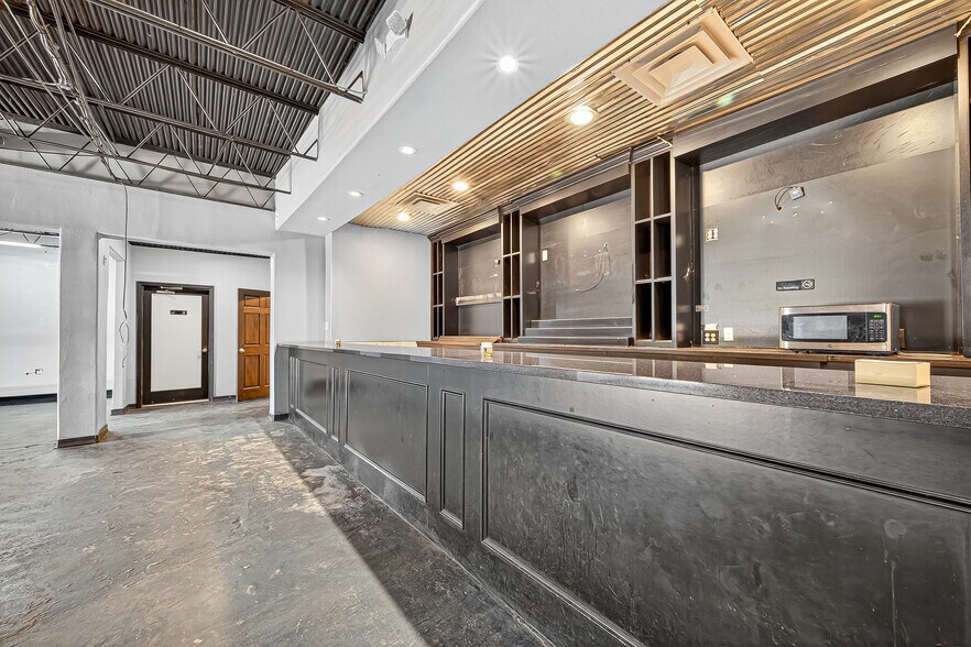 More Photos Of 13001-13011 Fondren Rd, Houston Unknown For Lease