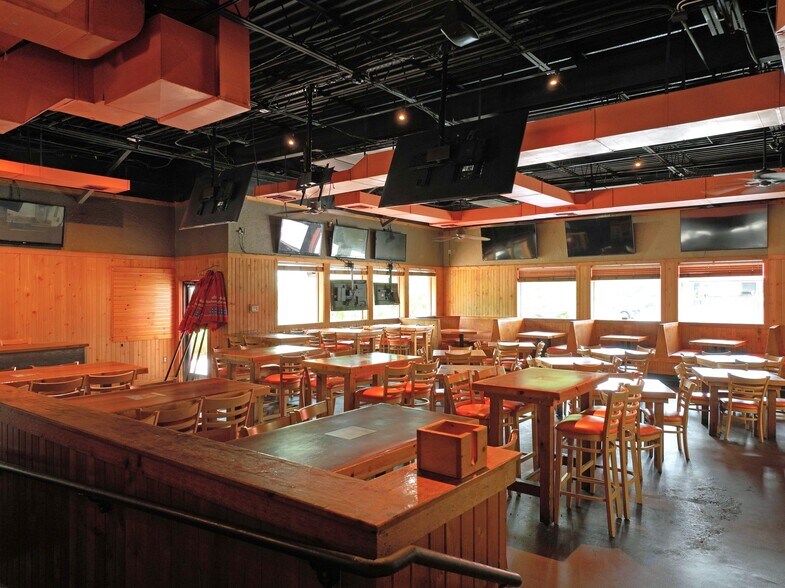 More Photos Of 5195 Fernandina Rd, Harbison Restaurant For Sale