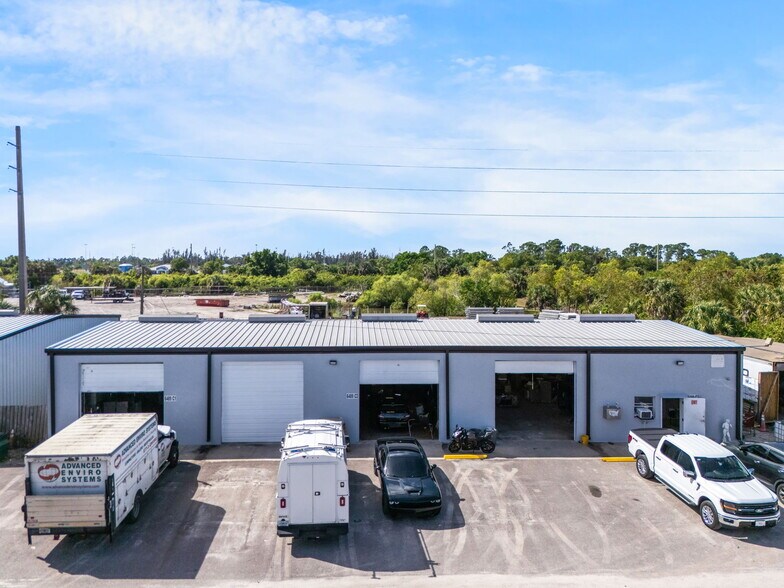 More Photos Of 6469 Florida St, Punta Gorda Warehouse For Lease