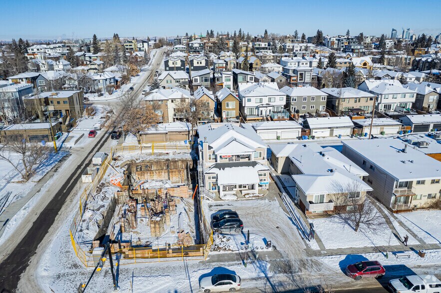 More Photos Of 2136 33rd Ave SW, Calgary Freestanding For Sale