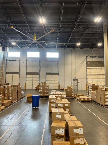More Photos Of 910 W Center St, North Salt Lake Warehouse For Lease