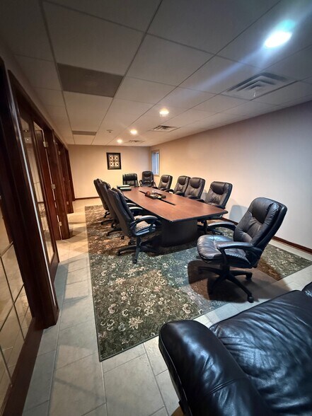 More Photos Of 16612 W 159th St, Lockport Office For Sale