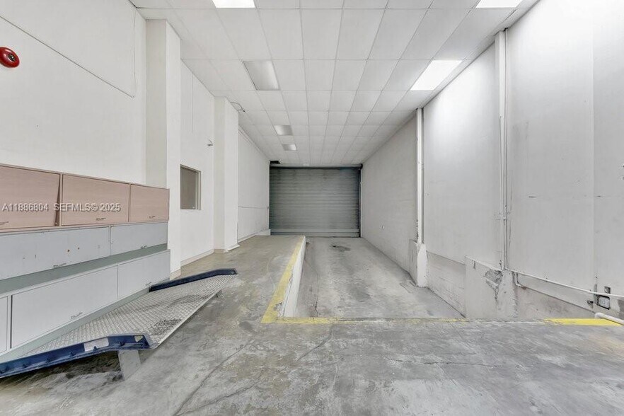 More Photos Of 2201 NW 102nd Pl, Miami Warehouse For Sale