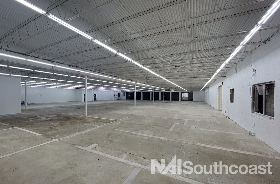 More Photos Of 3601 SE Dixie Hwy, Stuart Warehouse For Sale
