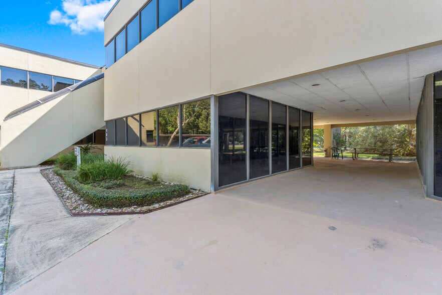 More Photos Of 1776 Woodstead Ct, The Woodlands Office For Sale