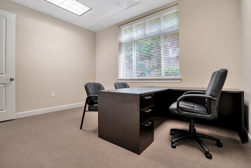 More Photos Of 2219 Sawdust Rd, The Woodlands Medical For Sale
