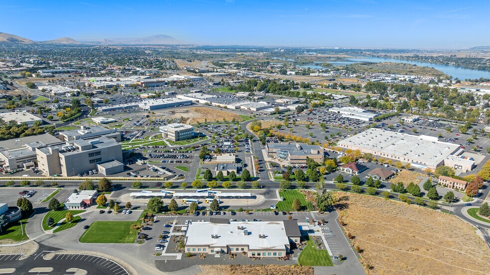 More Photos Of 7113 W Okanogan Pl, Kennewick Office For Sale