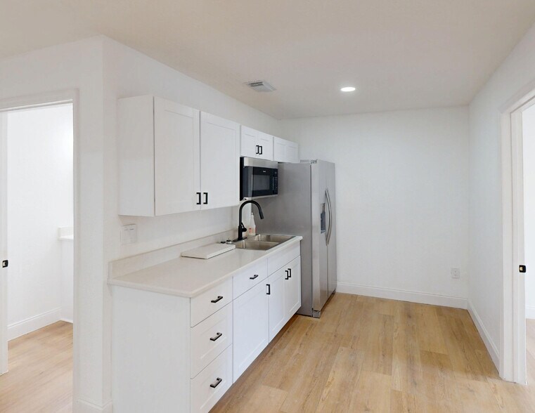 More Photos Of 415 Montgomery Rd, Altamonte Springs Office Residential For Sale