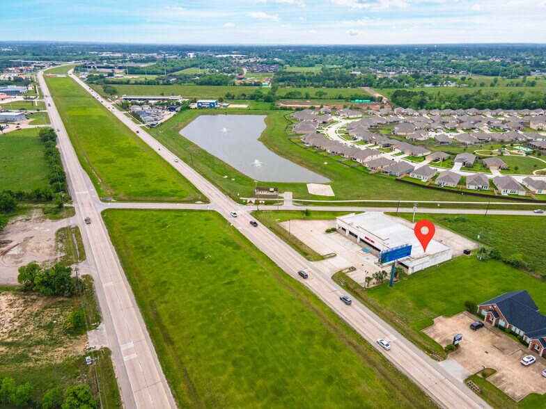 More Photos Of 2101 Highway 35 Byp N, Alvin General Retail For Lease