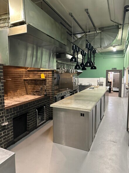 More Photos Of 1232 N State St, Bellingham Restaurant For Sale