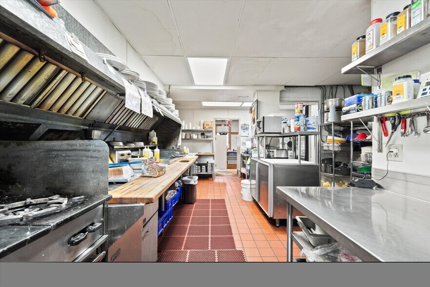 More Photos Of 6290 S Martin Rd, New Berlin Restaurant For Sale