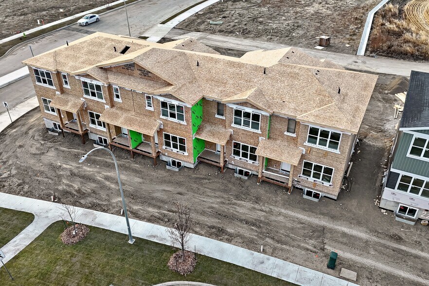 More Photos Of 22 Grayhawk Blvd, Sylvan Lake Apartments For Sale