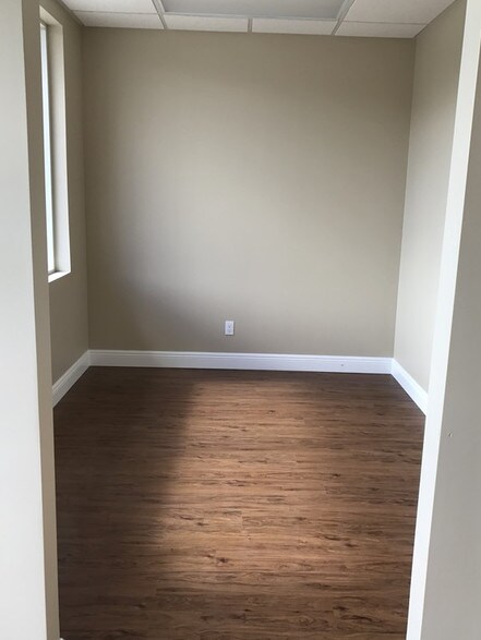 More Photos Of 801-825 SW Enterprise Way, Stuart Warehouse For Lease