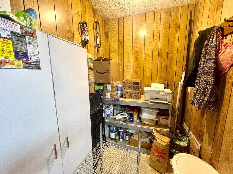 More Photos Of 924 N Main St, Mountain Grove Restaurant For Sale