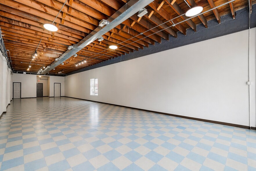 More Photos Of 3426 W Diversey Ave, Chicago Storefront For Lease