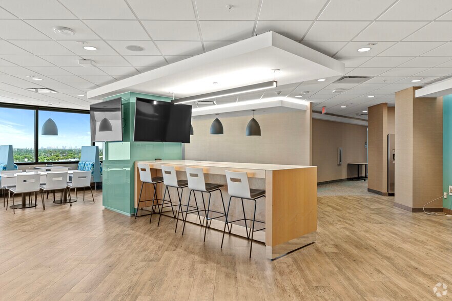 More Photos Of 899 W Cypress Creek Rd, Fort Lauderdale Office For Lease