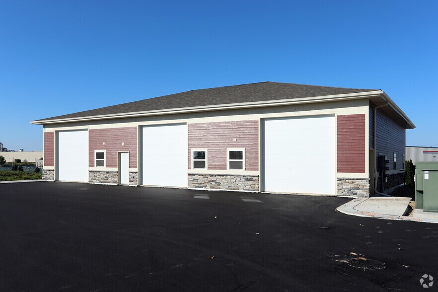 More Photos Of 4323-4325 Duraform Ln, Windsor Light Manufacturing For Sale