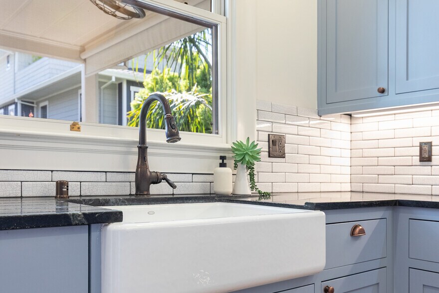 More Photos Of 2220 Capitol Ave, Sacramento Apartments For Sale