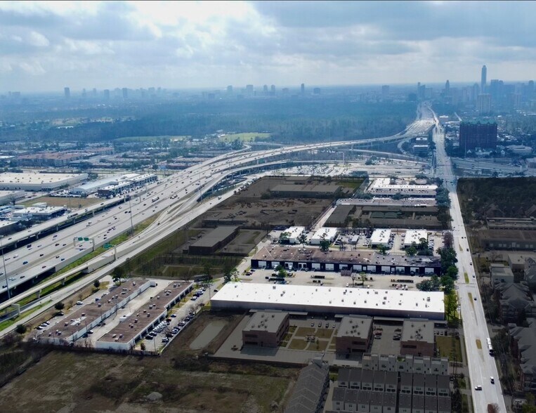 More Photos Of 1000 N Post Oak Rd, Houston Unknown For Lease