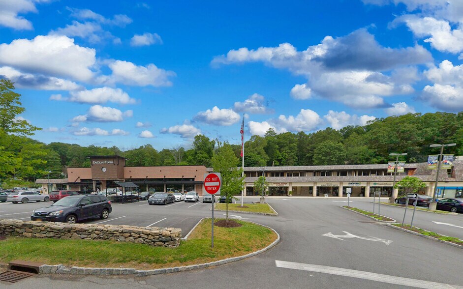 Primary Photo Of 420-430 Old Post Rd, Bedford Unknown For Lease