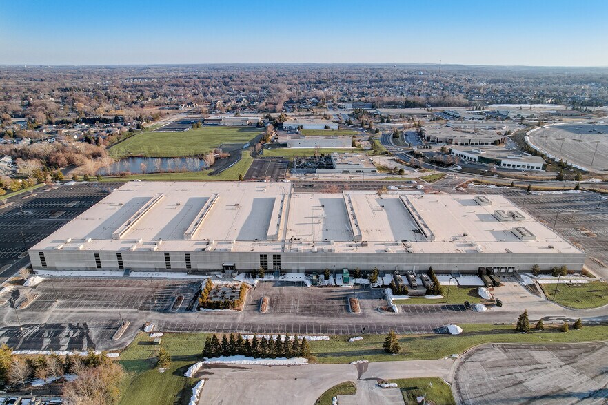 More Photos Of W165N5830 Ridgewood Dr, Menomonee Falls Distribution For Sale